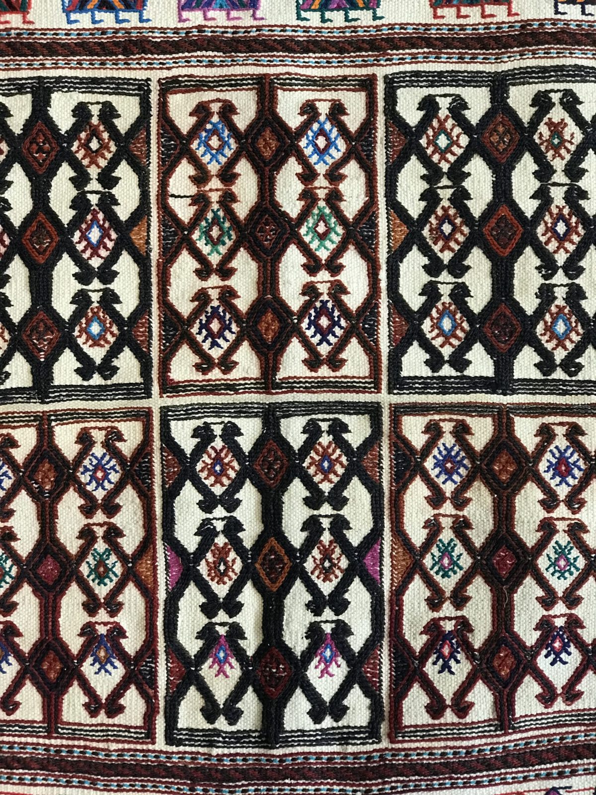 گلیم سفره مرغ و قوچ