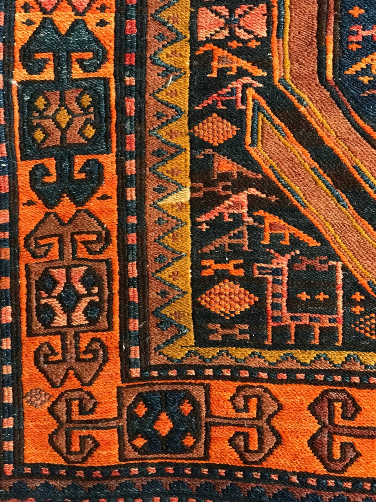 پشتی سوزن دوزی ایل شاهسون