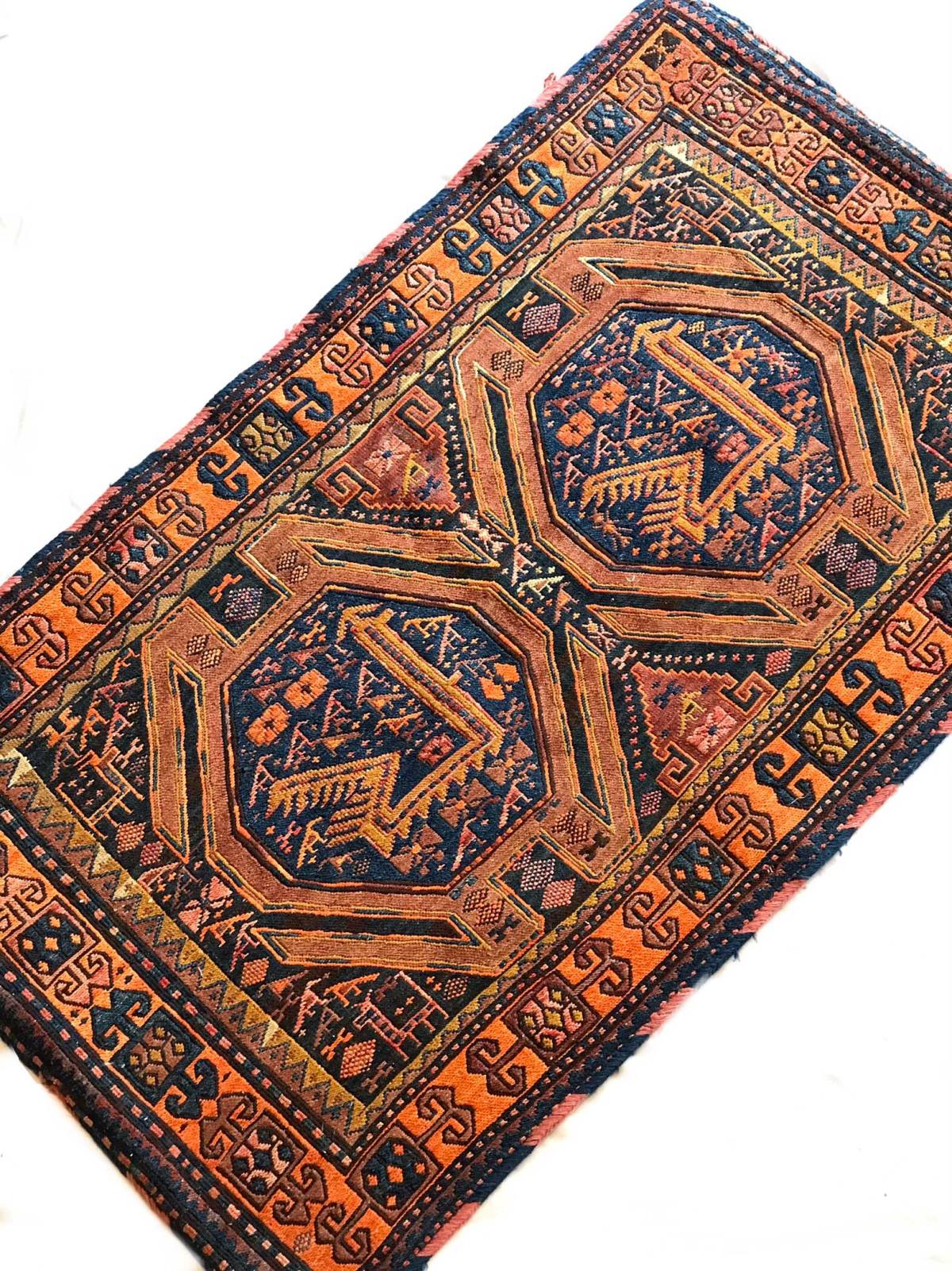 پشتی سوزن دوزی ایل شاهسون